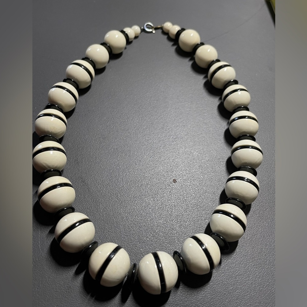 Vintage Black White Chunky Acrylic Bead Necklace…
